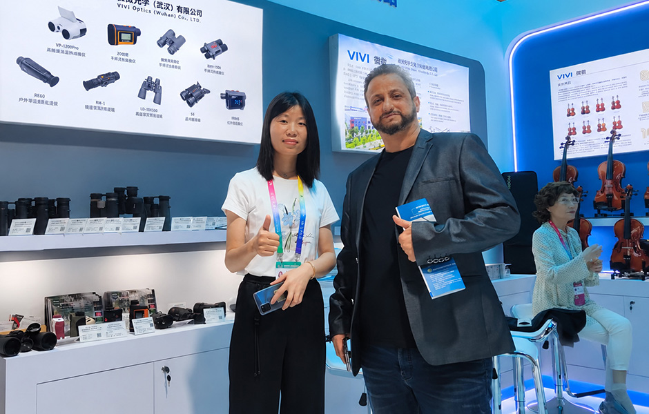 VIVI Optics exhibition booth photo 2